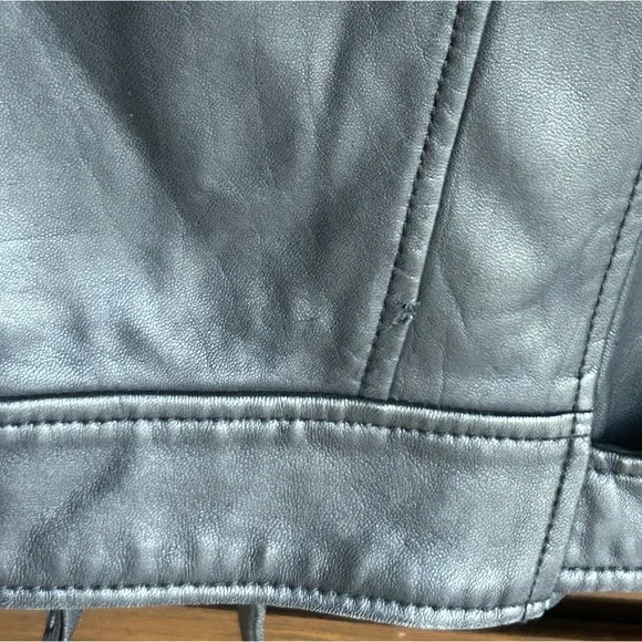 Trade/sell Maje leather jacket NWT w/ minor flaw🦄 - Picture 11 of 12